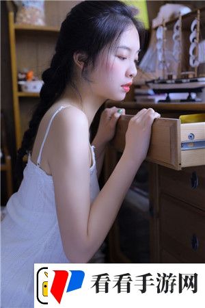 女学生被 c 扒衣服英文网站引发争议，网友：对暴力行为零容忍！