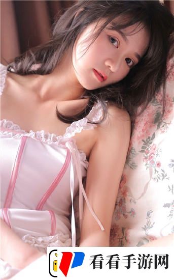 女学生被 c 扒衣服广告震惊曝光，网友：让人愤怒的网络暴力！