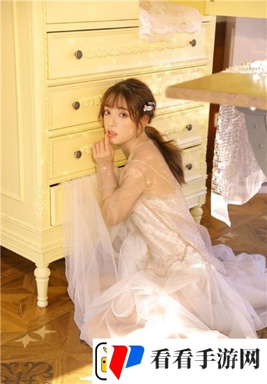 女被 c 黄扒衣服91震惊网络，网友：不该容忍这类恶劣行为！