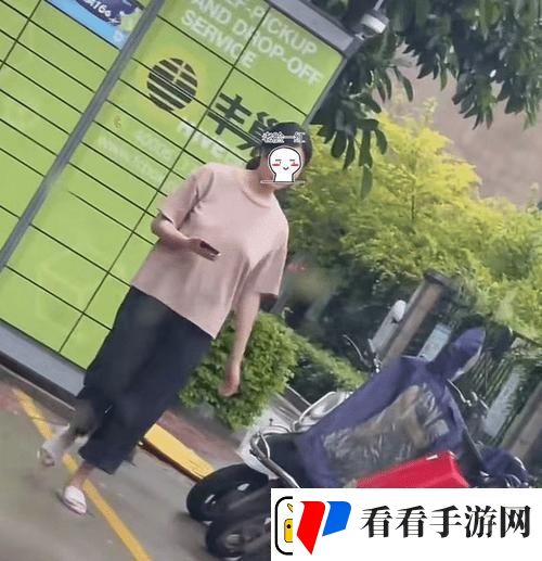 真空下楼取快递被c嗯啊