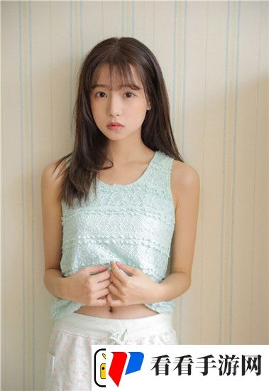女被 c 黄扒衣服洗澡引爆网络，网友：事件后果让人无法接受！