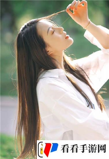 女被 c 偷看黄扒衣服洗澡引发热议，网友：网络暴力为何屡禁不止！