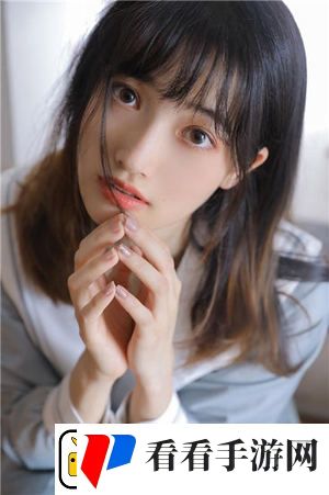 女被 c 扒衣服种草莓引发热议，网友：每一个细节都令人无法接受！