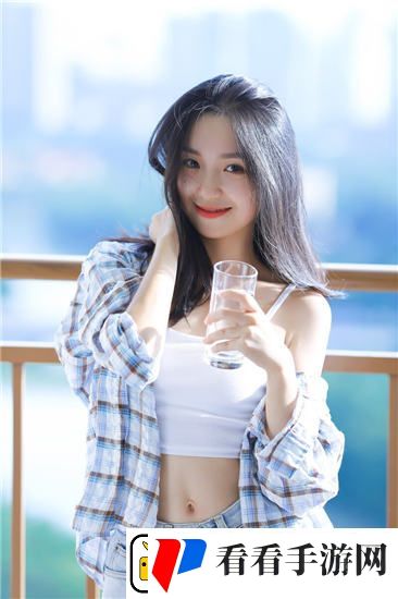 动漫 c 黄扒衣服做小电影引爆网络，网友讨论：细节曝光引发无数猜测！
