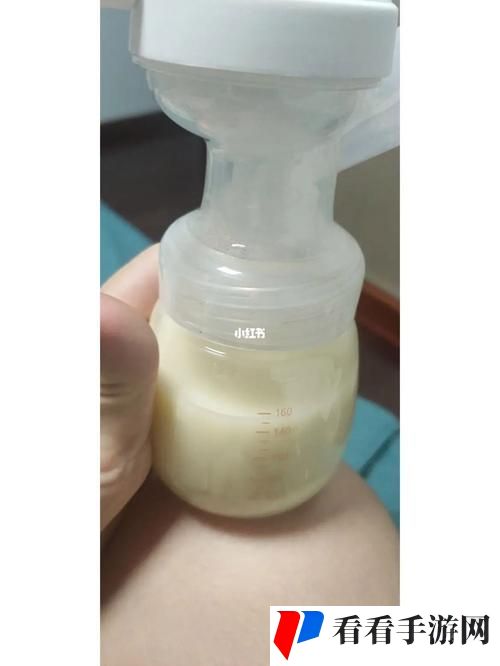 一边下奶一吃敷视频60分钟