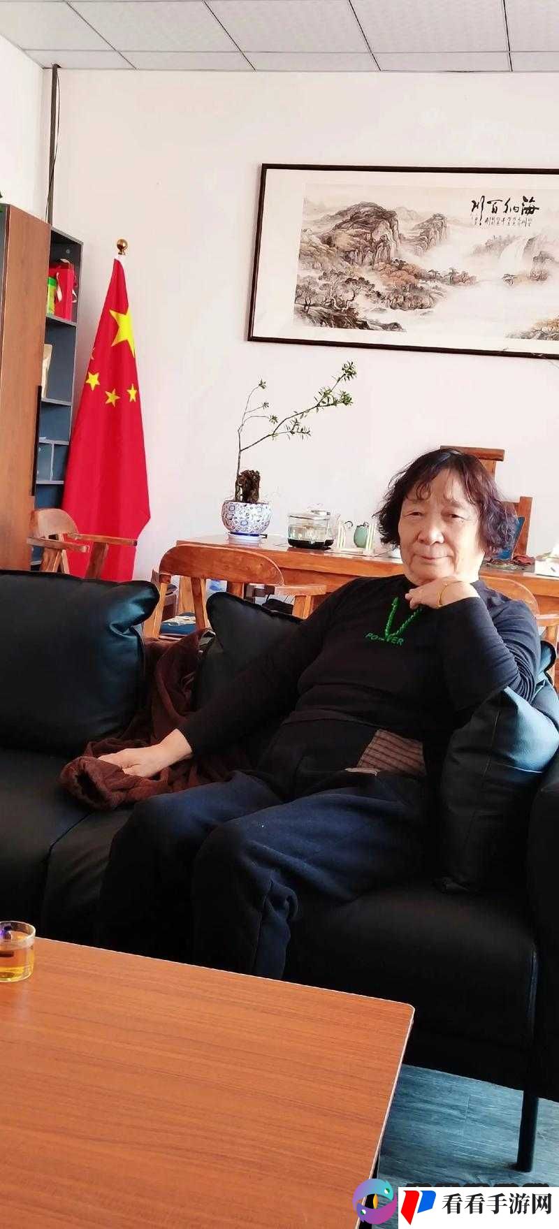 70 岁老太太:毛多,被称为多毛老太