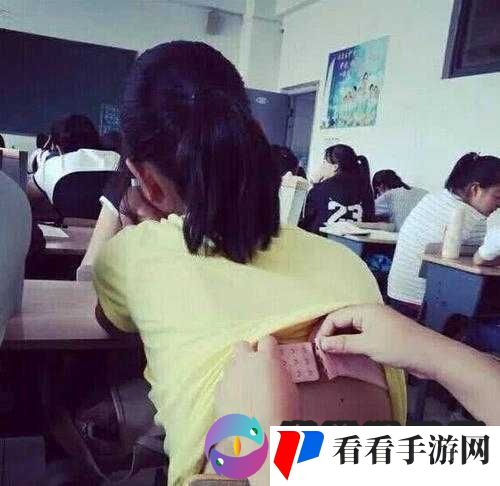 忘带罩子被他捏一节课的尴尬经历