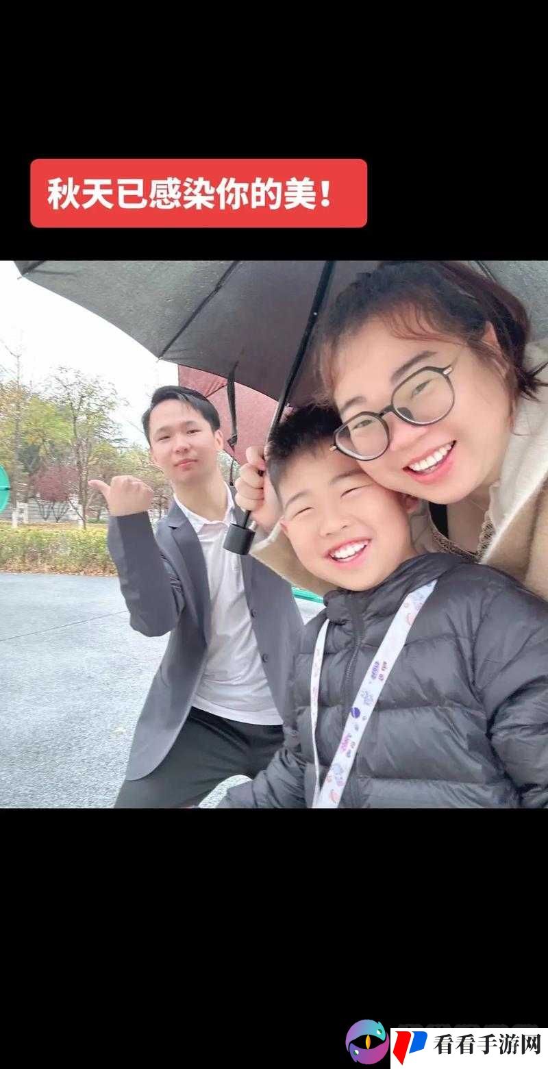 小孩喂姐姐吃困吧:温馨有趣的亲情互动时刻