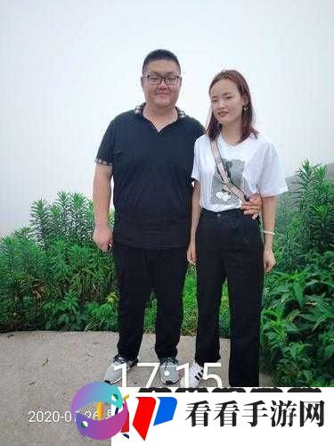 和朋友夫妻一起出去旅游住在一起