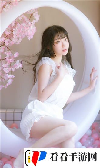 动漫女被c扒衣服做小电影震撼曝光，网友：这种事竟然发生在动漫圈！