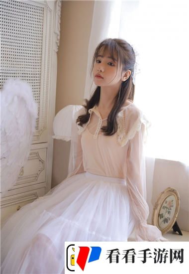 女被 c 黄扒衣服91再引争议，网友：社交媒体的风波不停！