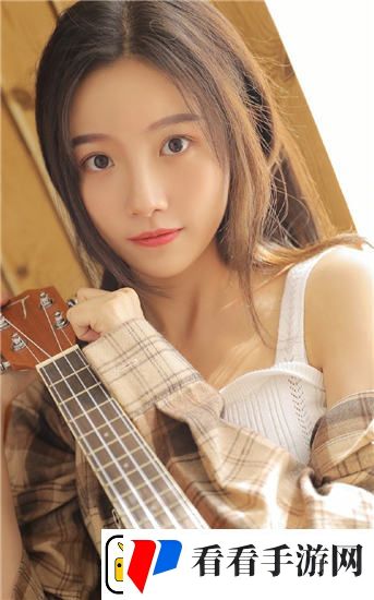 女被 c 扒衣服种草莓引爆网络，网友：真相引发公众强烈反应！