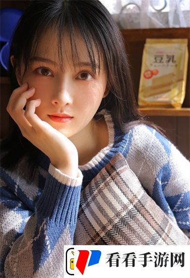 女被 c 扒衣服种草莓引发讨论，网友：这波操作也太大胆了！