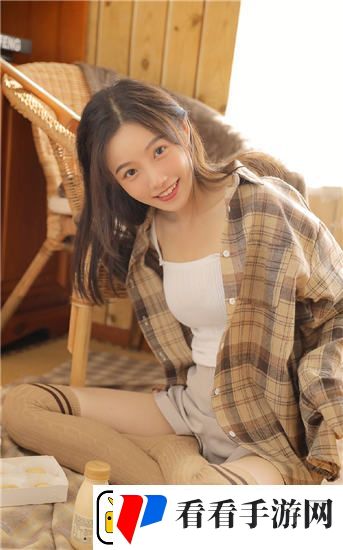 动漫女被c扒衣服做小电影引起热议，网友评论：背后真相让人心碎！