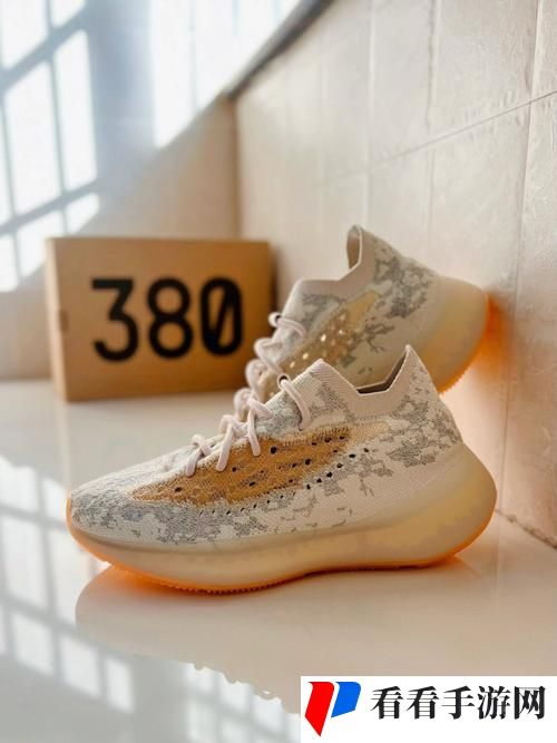 Yeezy380蜜桃粉和白色