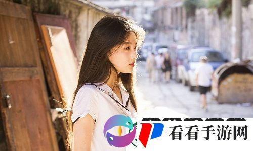 游泳馆里的两个教练孟月月谁更厉害