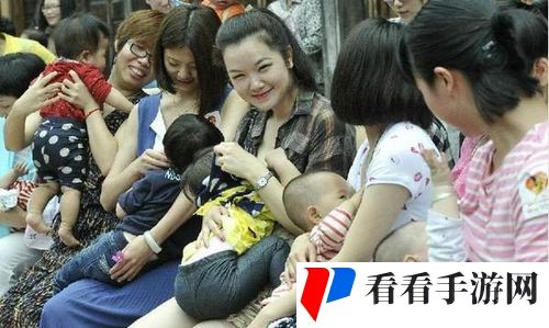 一边下奶一吃敷视频好几个人