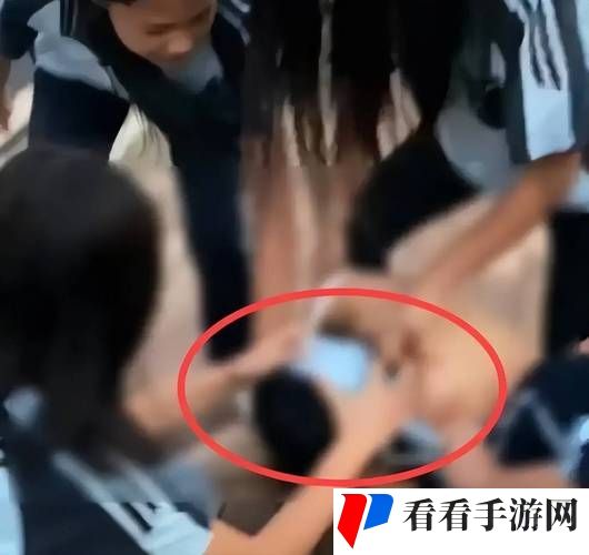 女班长被恶意扒衣服事件
